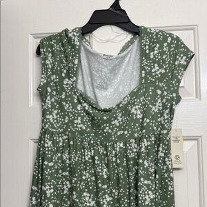 Women’s Large Green Dress with White Floral Print